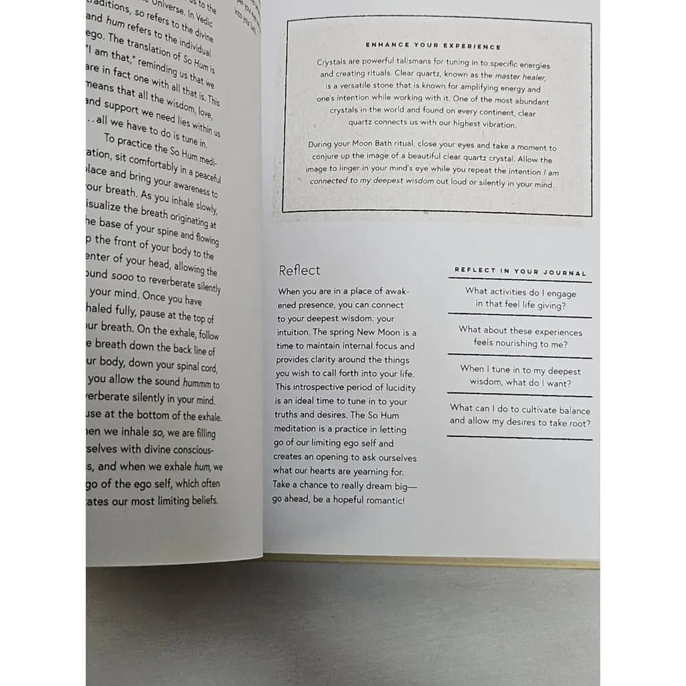 Moon Bath : Bathing Rituals and Recipes for Relaxation and Vitality - Picture 10 of 16